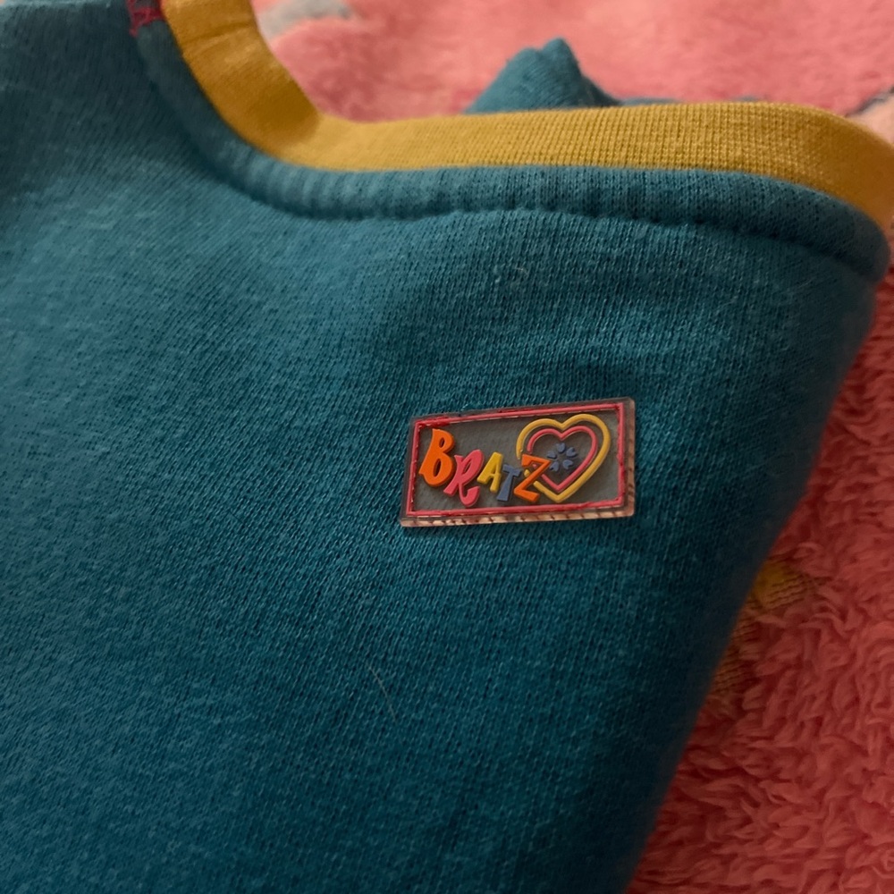 Bratz Kids Blue and Green Long Sleeve Sweater🧃 - Picture 5 of 5